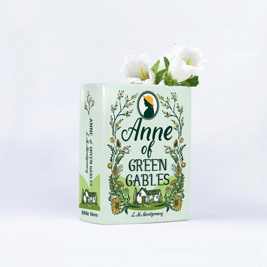 5cd1ee53-0c6b-4f98-8a1d-52cf4f6696e5/Anne_of_Green_Gables_-_Ceramic_Book_Vase-_mockup_hoa_t_i.jpg