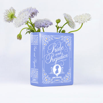 4d782fac-a210-4d86-a5e5-c94166f505b0/Pride_and_Prejudice_-_Ceramic_Book_Vase_II_-_size_small-_mockup_hoa_t_i.jpg