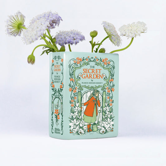 cbb4546e-51e8-471f-8536-b00705a00cb3/The_Secret_Garden_-_Ceramic_Book_Vase_-_size_small_-_mockup_hoa_t_i.jpg