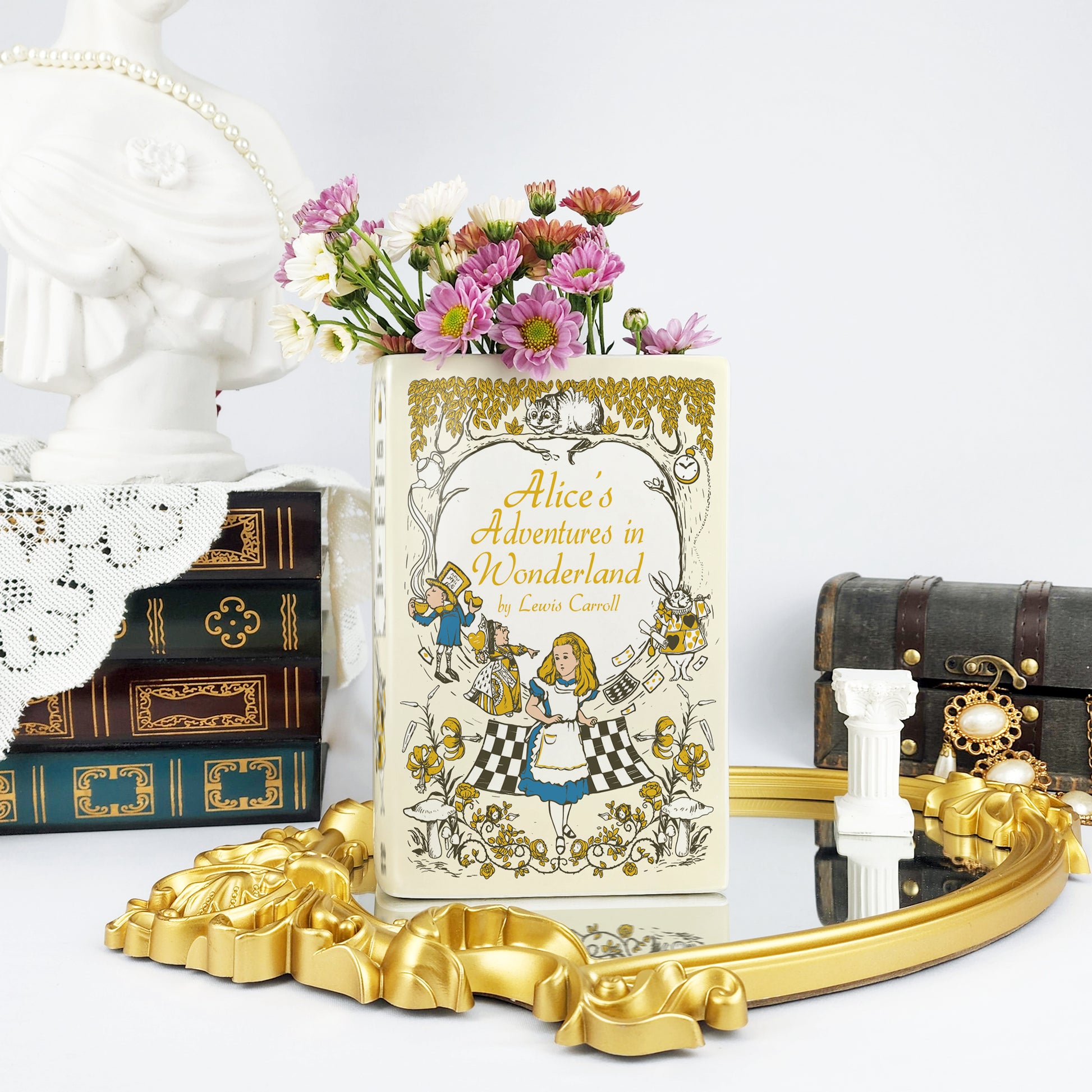 8dde985c-fea9-4b33-948f-71a780bedfd9/alice_s_adventure_in_wonderland_II-Ceramic_book_vase_-_mockup_08_-_ph_i_c_nh_m_t_tr_c.jpg